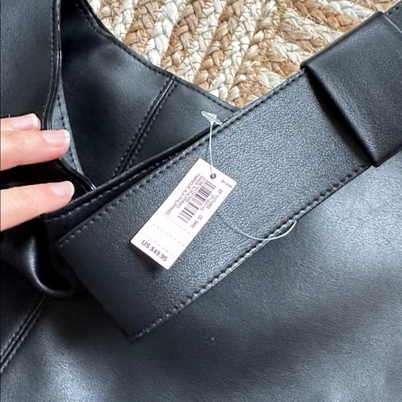 Victoria’s Secret Elegant Black Bow Tote Bag NWT - Picture 4 of 4